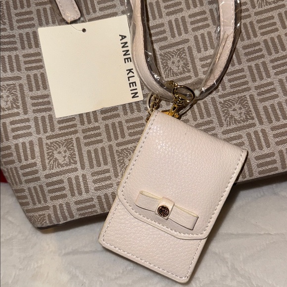 Anne Klein Cream Geometric Tote Bag NWT - Picture 8 of 11